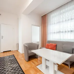 Apartament Plac Zbawiciela 3-bedroom