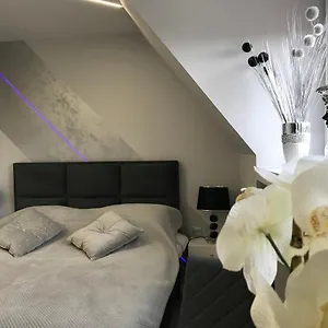 Novel Old Town Apartamento