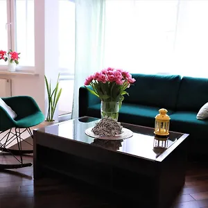  Apartament Stylish And Spacious By Cooee